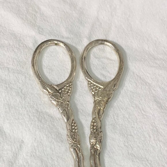 Vintage Mema Sweden Grape Small Sewing Scissors – Silver Plated – Original Box - Picture 5 of 9